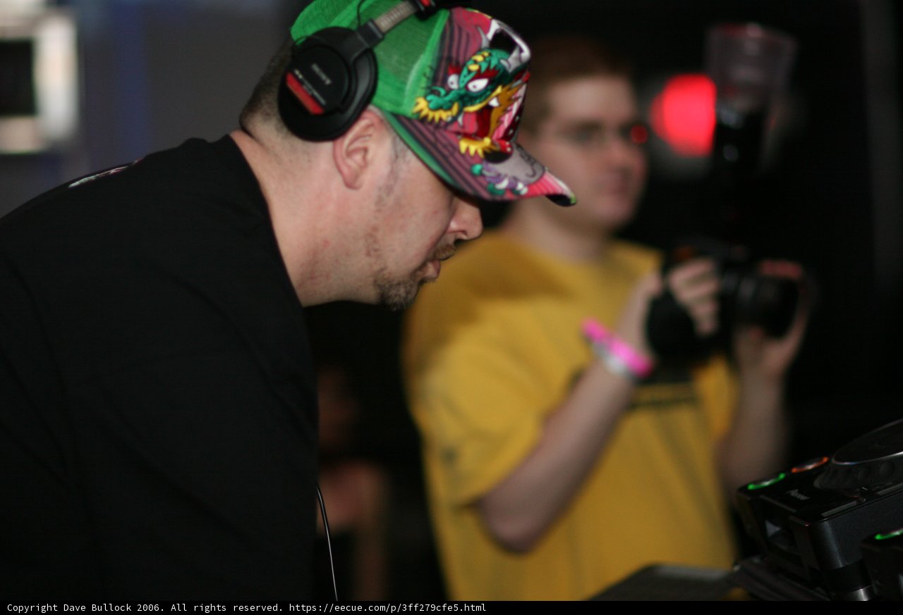 Green Hat Entertainer