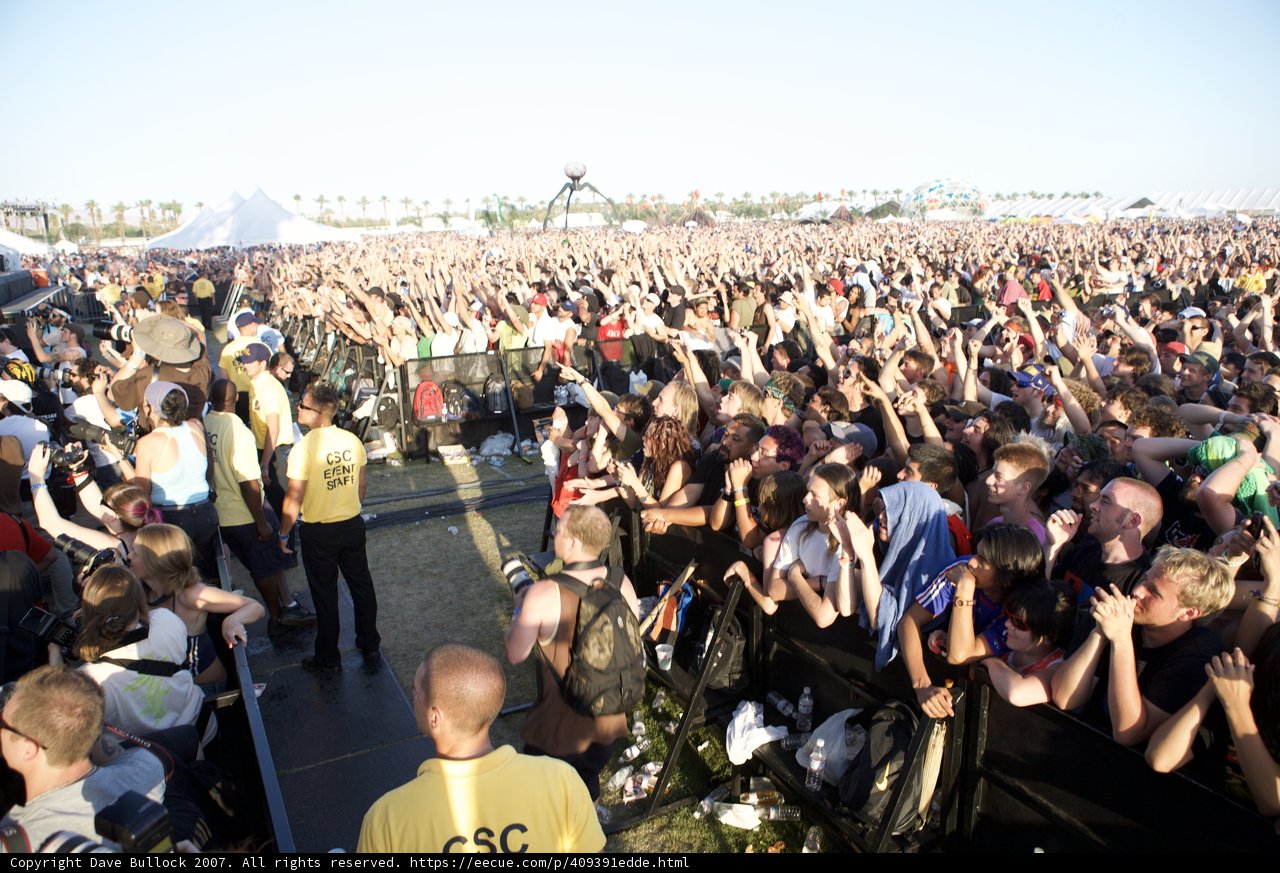 Coachella Concertgoers Raise the Roof