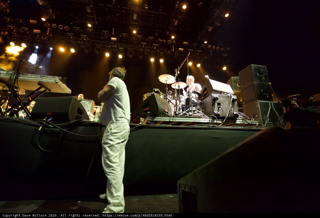 The Drumming Entertainer on the Cochella Friday Stage