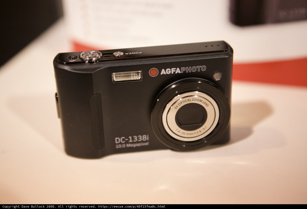 Compact Digital Camera with Sleek Lens