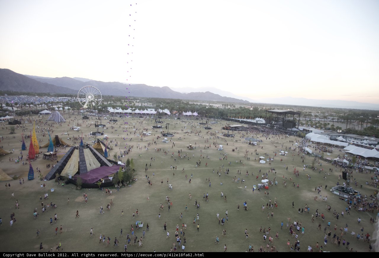 Desert Music Festival Draws Masses of Music Lovers