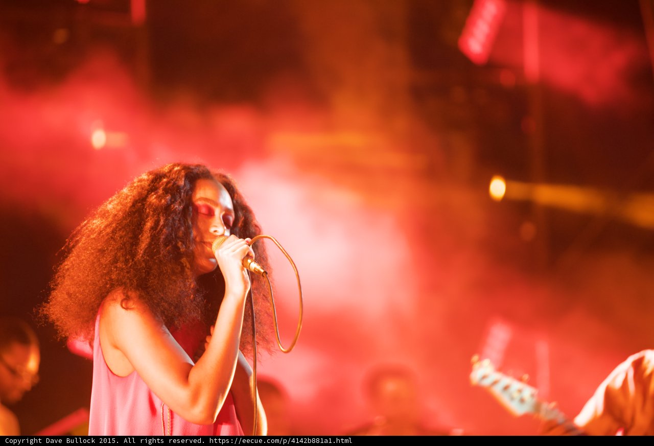 Solange Portrait Singing Bassist Background Red Orange