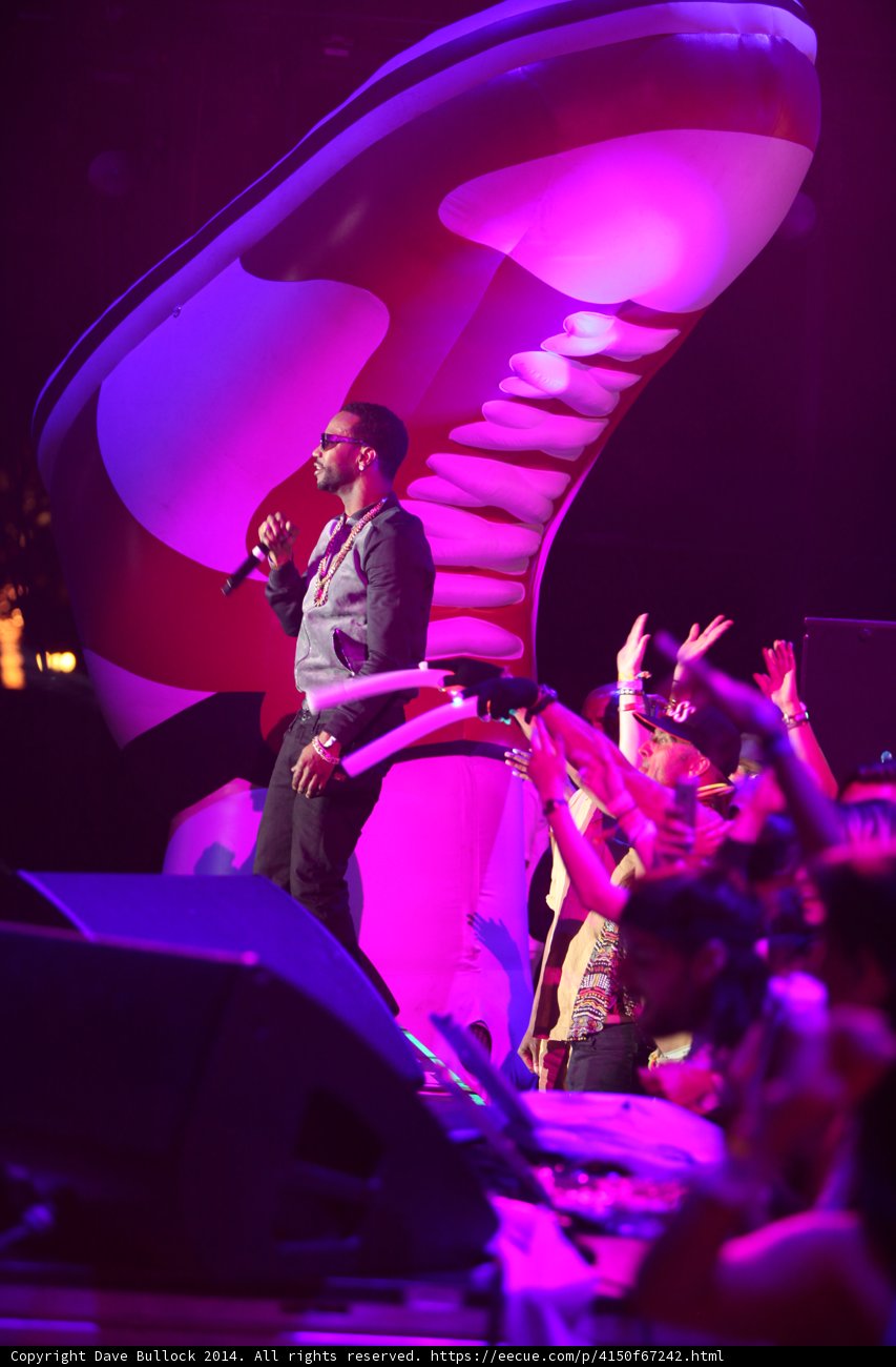 Fito Cabrales Rocks the Stage at Coachella 2014