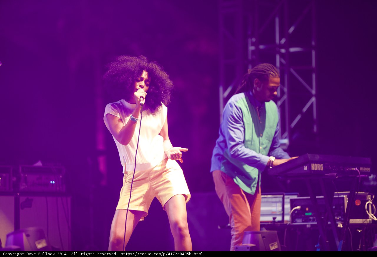 Solange and a Male Performer on Stage