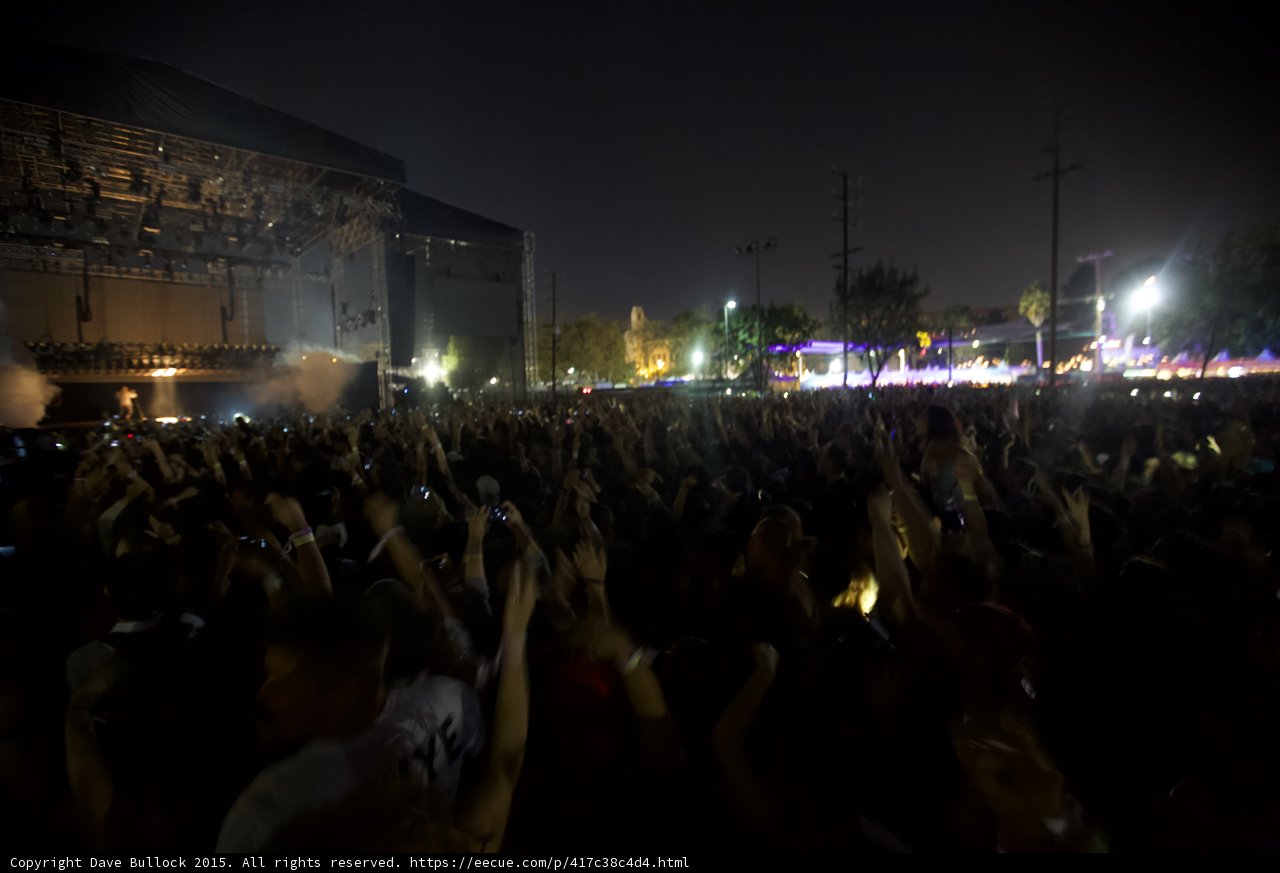 Crowd Watching Headliner