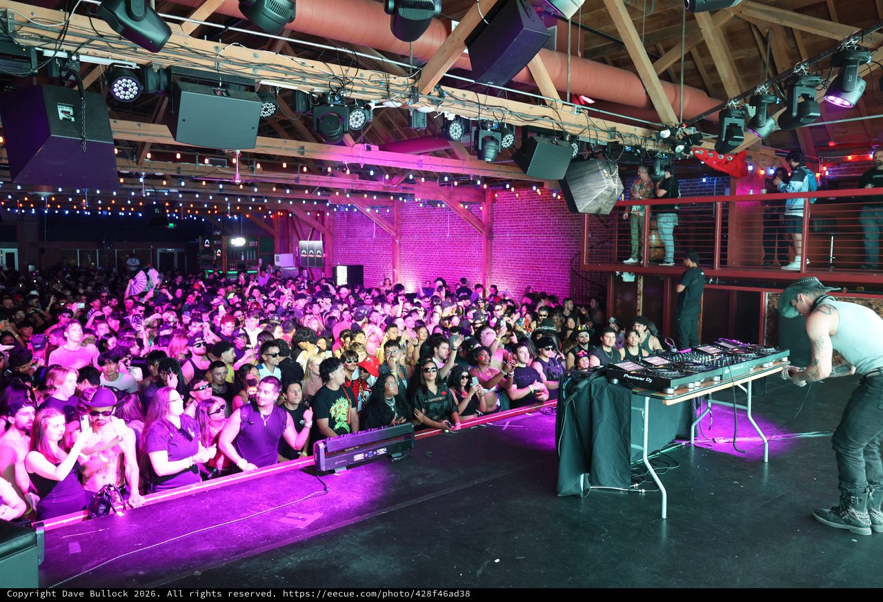 Massive Crowd Surges at Wobbleland 2026 DJ Set