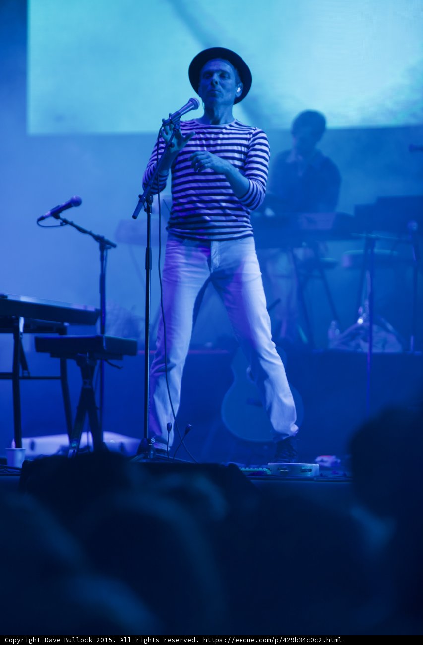 Belle and Sebastian Stuart Murdoch Full Body Fedora Striped Shirt Mic Stand Blue Keyboards
