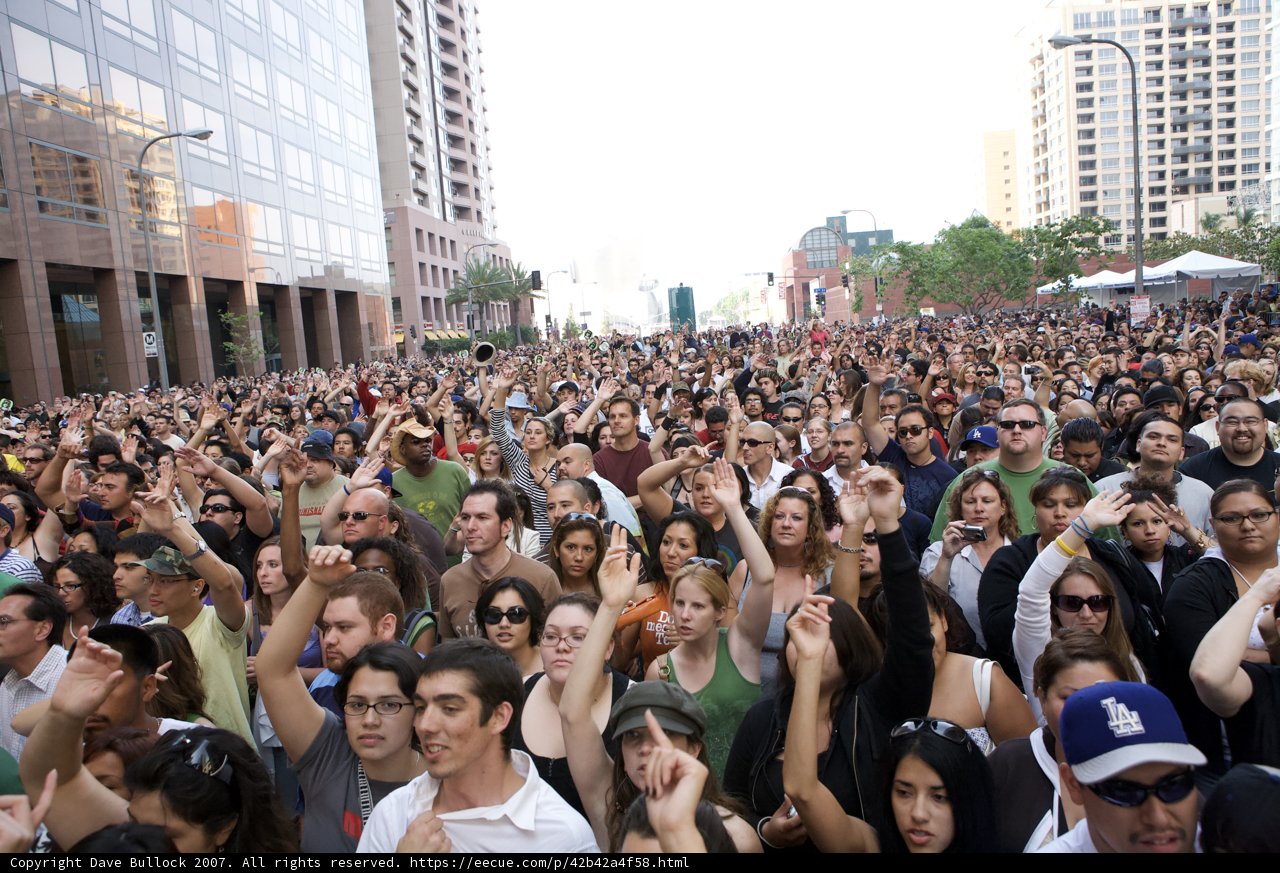 Grand Performance in the Urban Metropolis