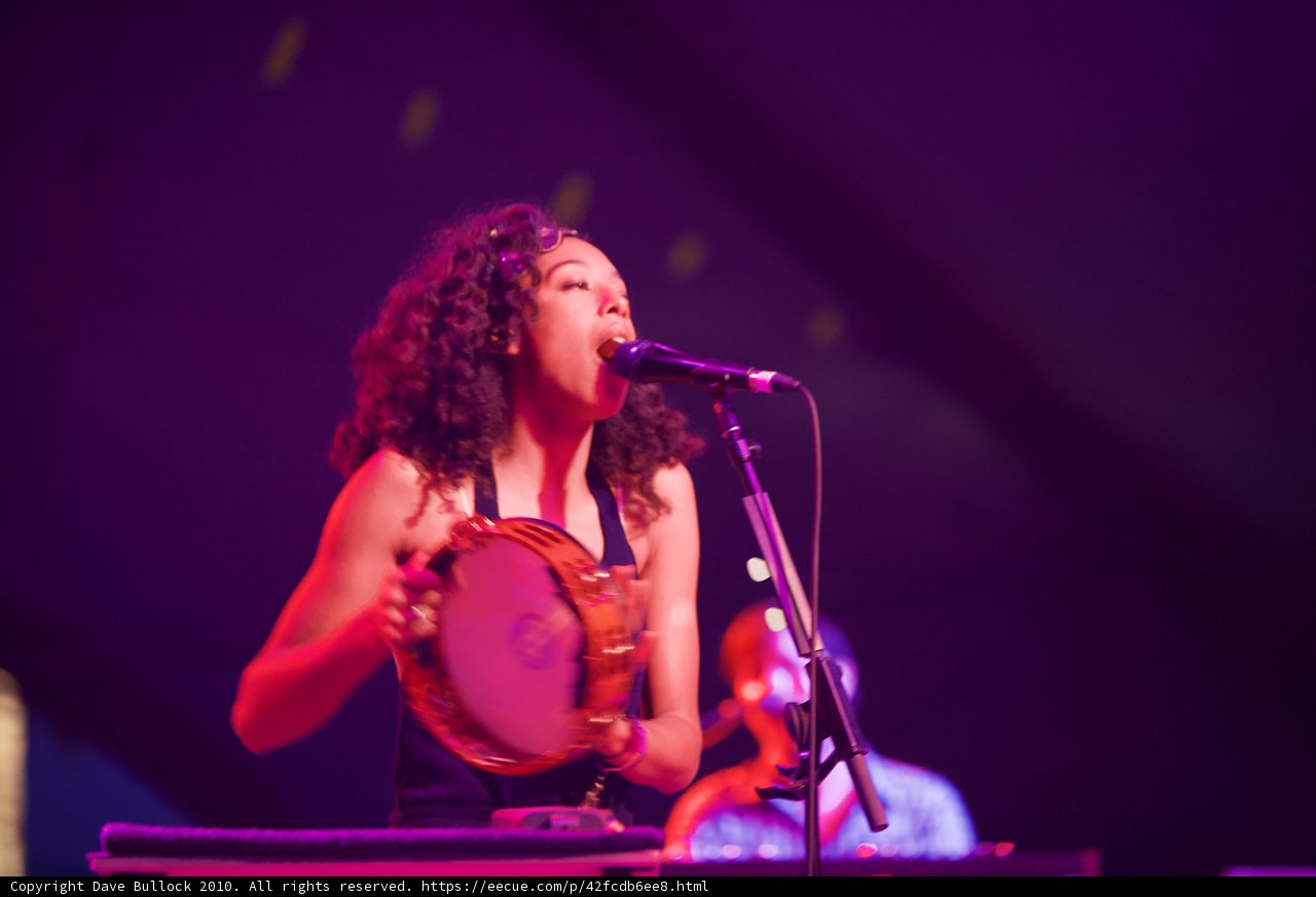 Corinne Bailey Rae's Solo Performance