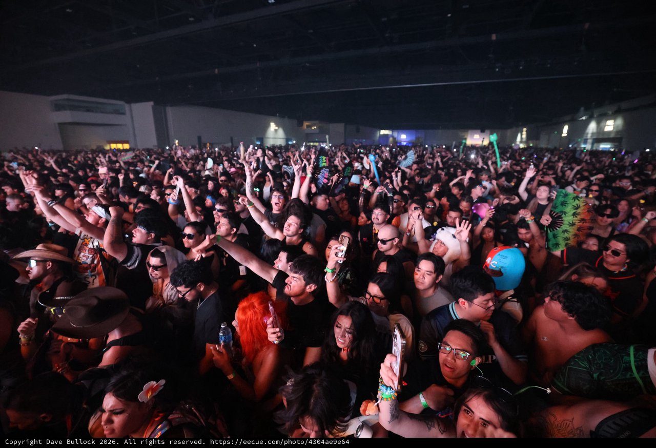 Massive Crowd Surges at Wobbleland 2026 Festival