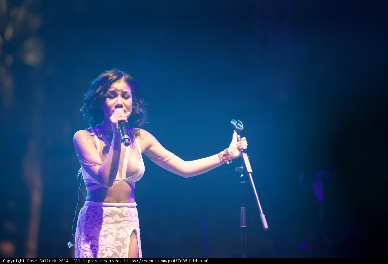 Jhené Aiko Takes the Coachella Stage