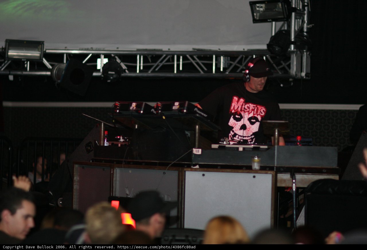 Skull Hat Rocker