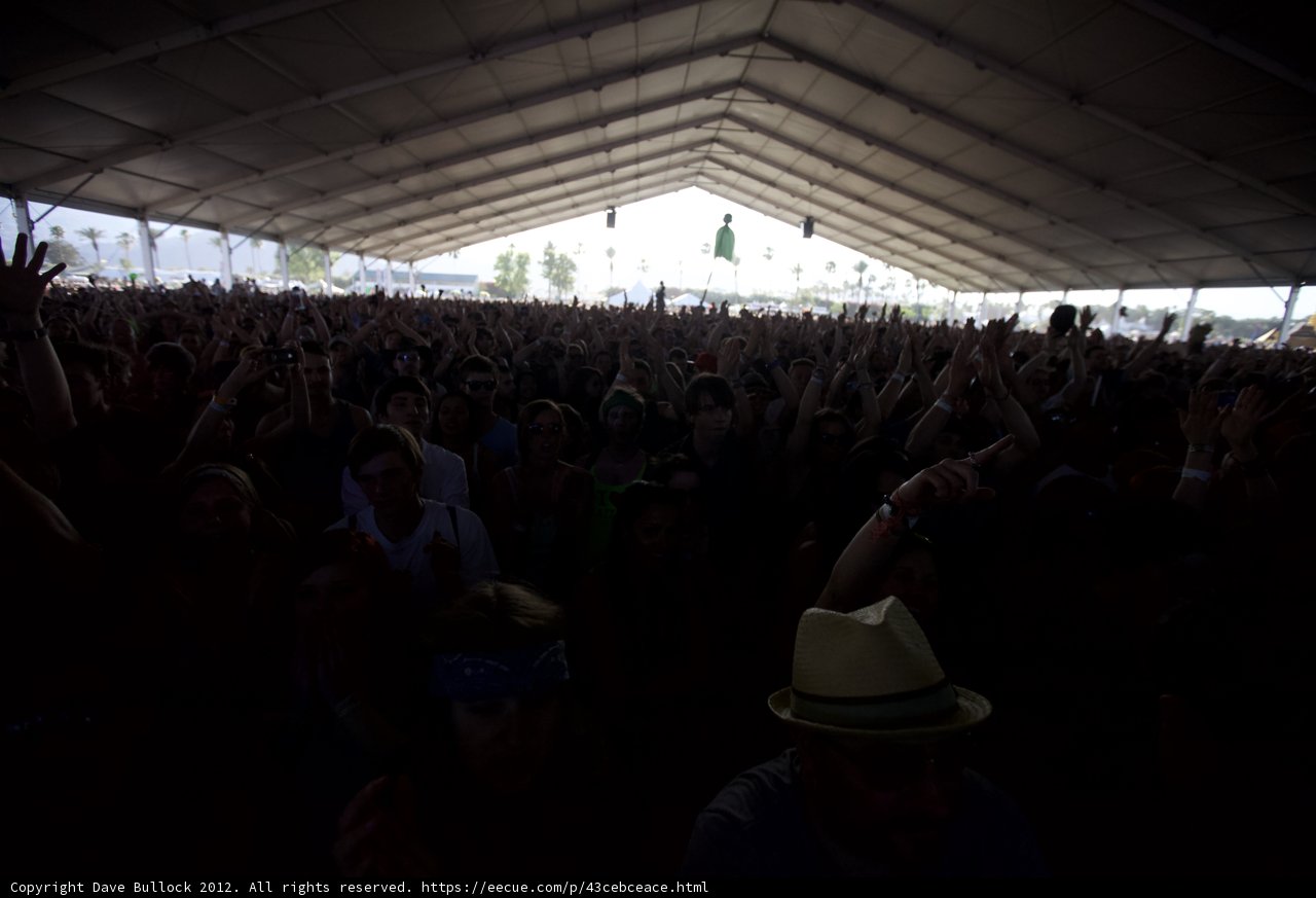 Jamming with the Crowd