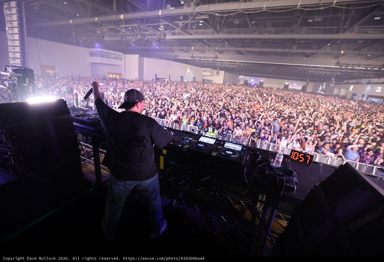DJ Commands Massive Indoor Festival Crowd at Wobbleland