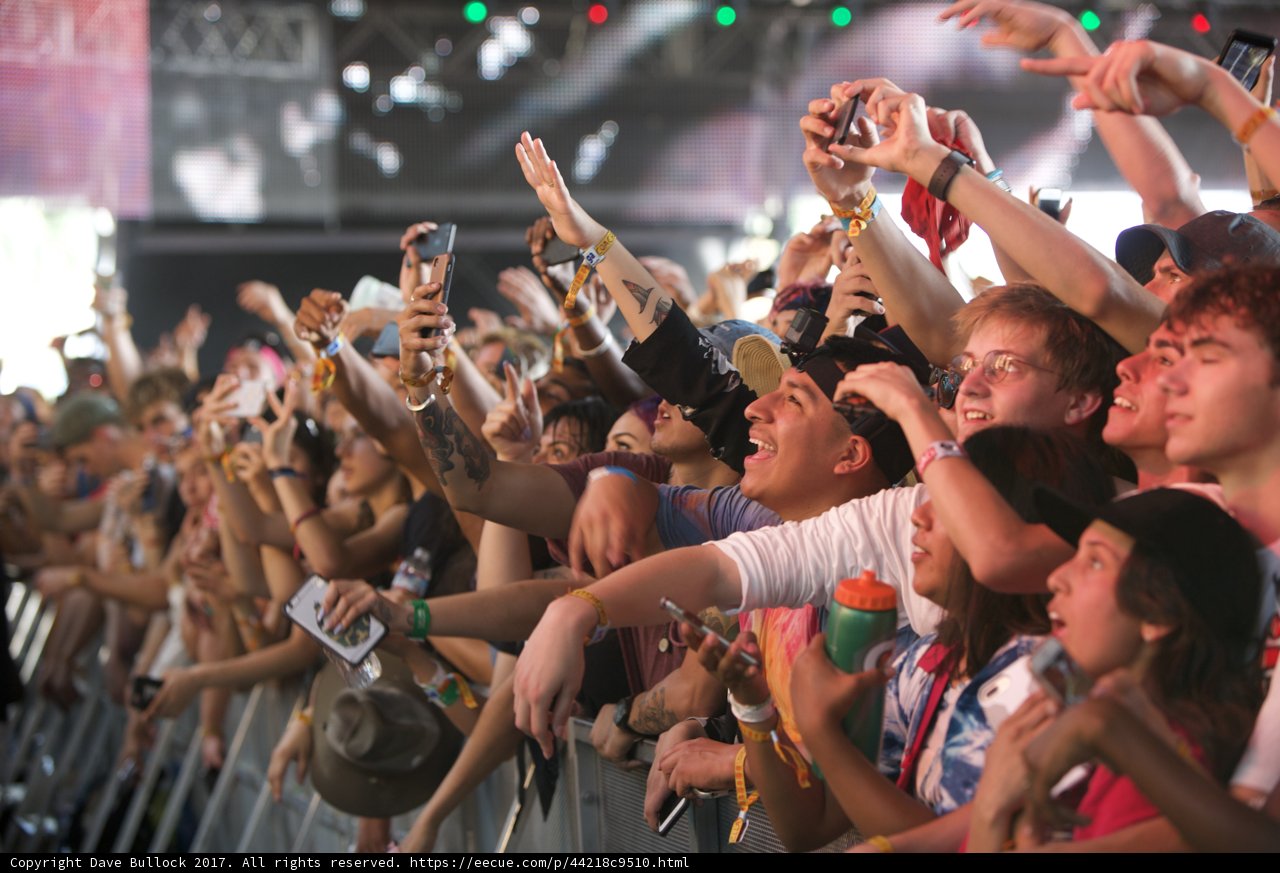 Coachella 2017 Crowd at Night