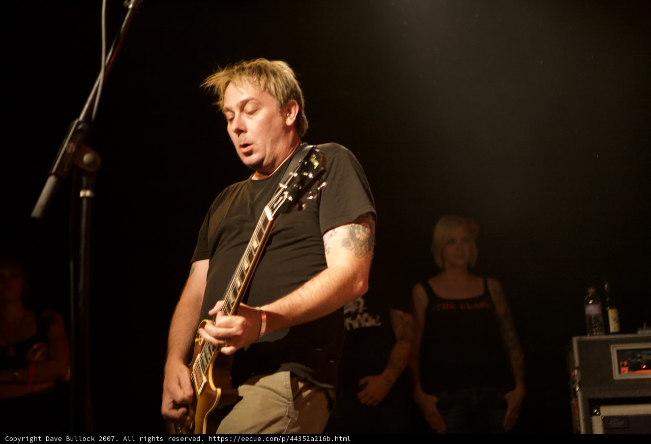 Brian Baker rocks the stage at the 2007 Bad Religion Glasshouse concert