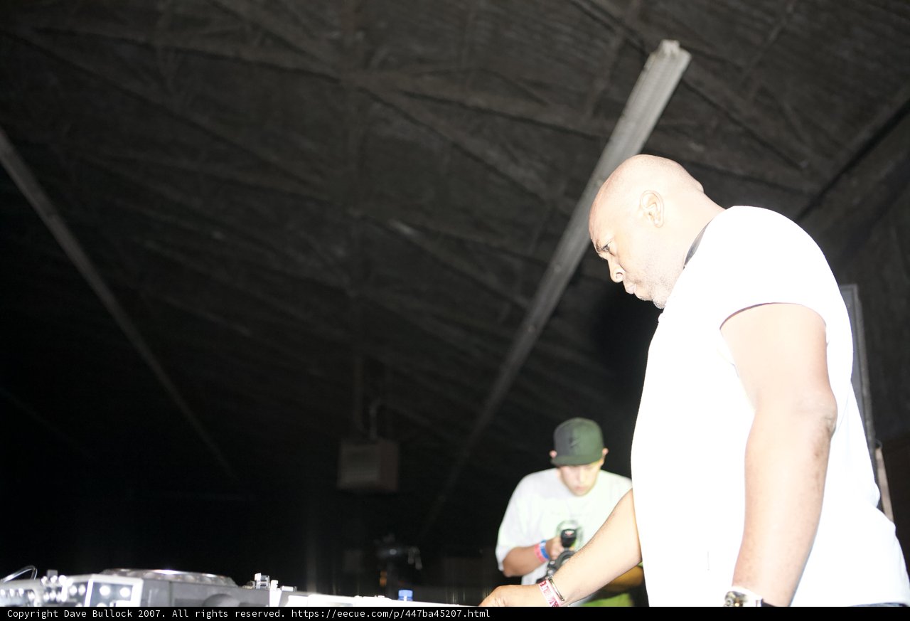 Grooving with Qin Haiyang