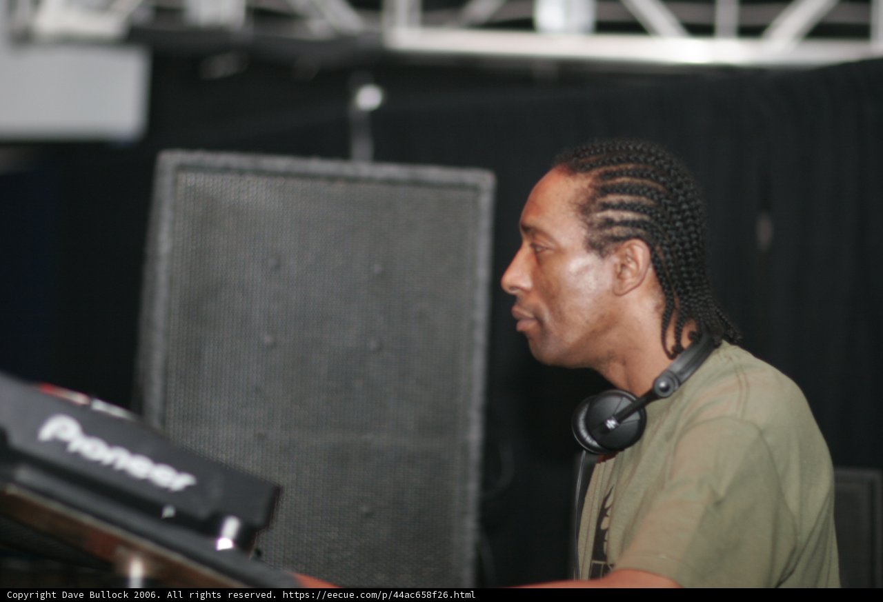 Green Shirt Deejay