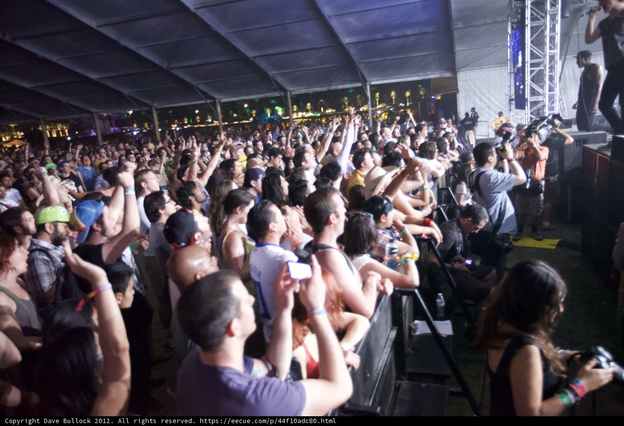 Urban Concert Goers Raise the Roof