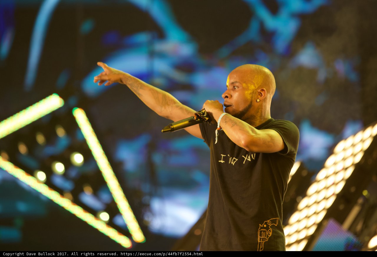 Tory Lanez electrifies the stage with his solo performance