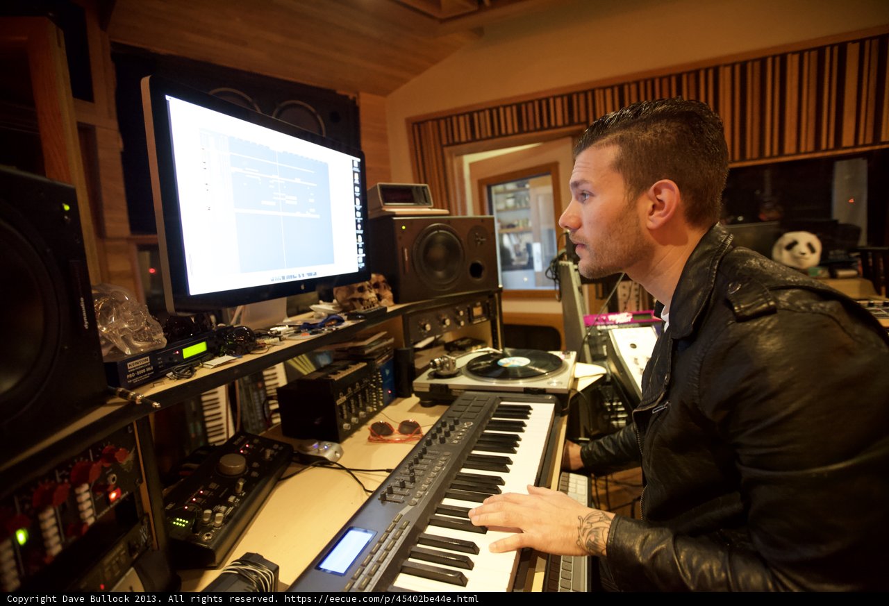 Electronic Keyboard Maestro