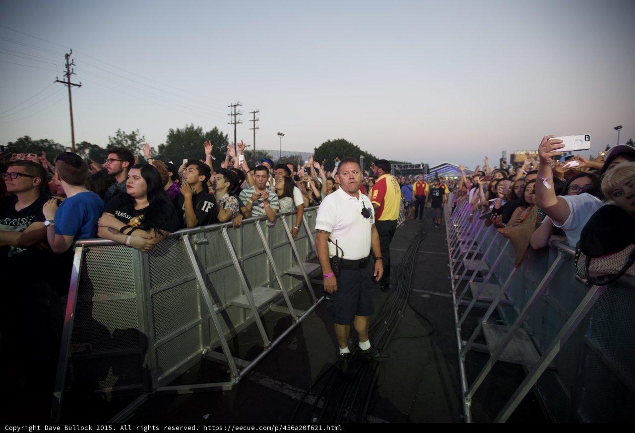 Security Guard Photo Pit