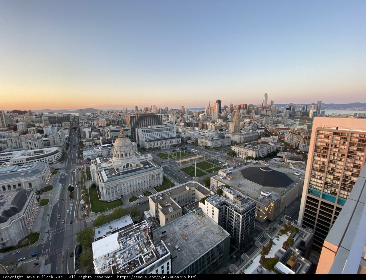Urban Horizon: San Francisco's Iconic Cityscape