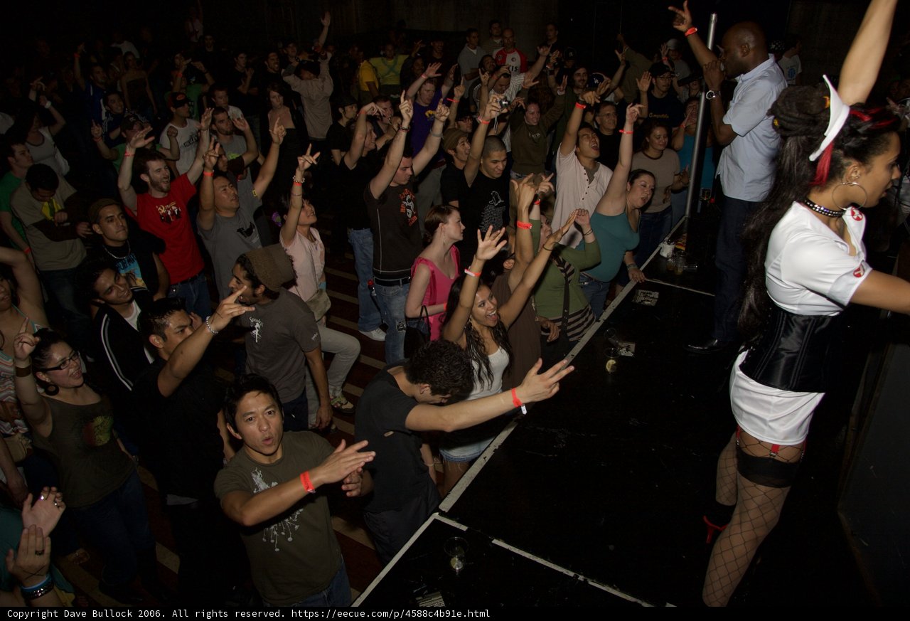 Funktion London Electricity Brings the House Down