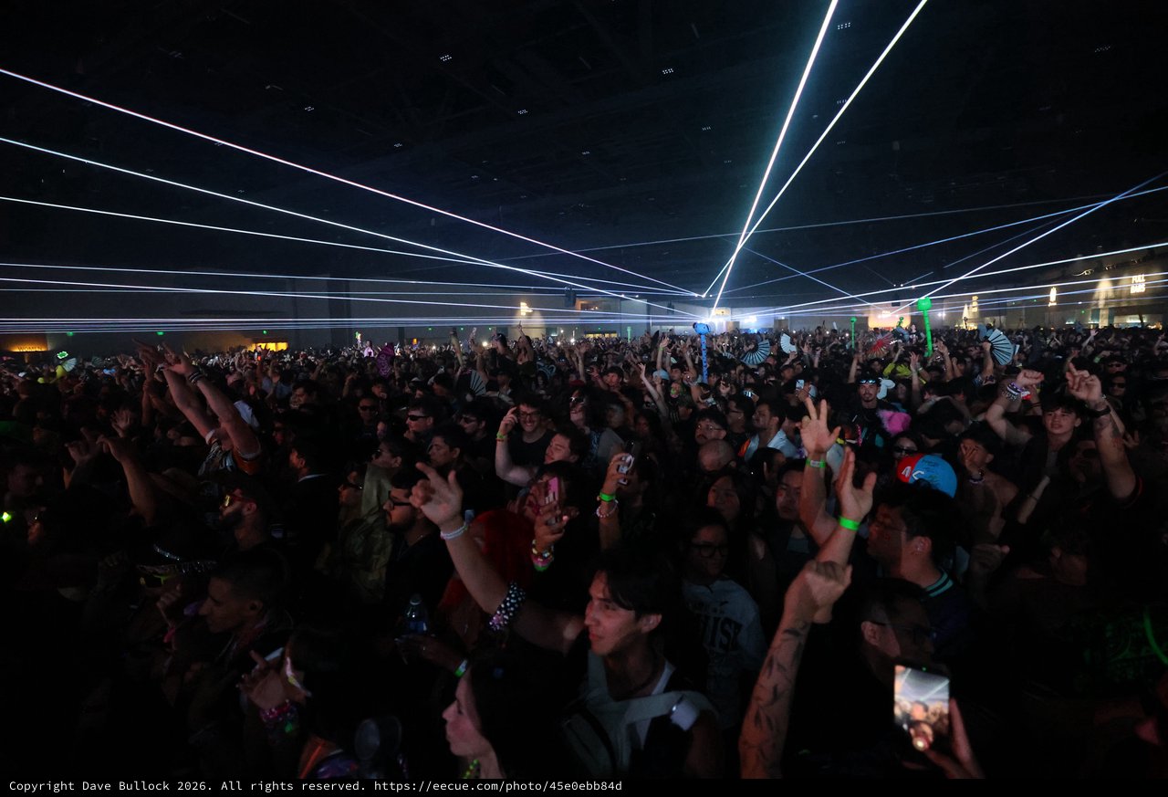 Laser Grid Electrifies Massive Wobbleland Festival Crowd