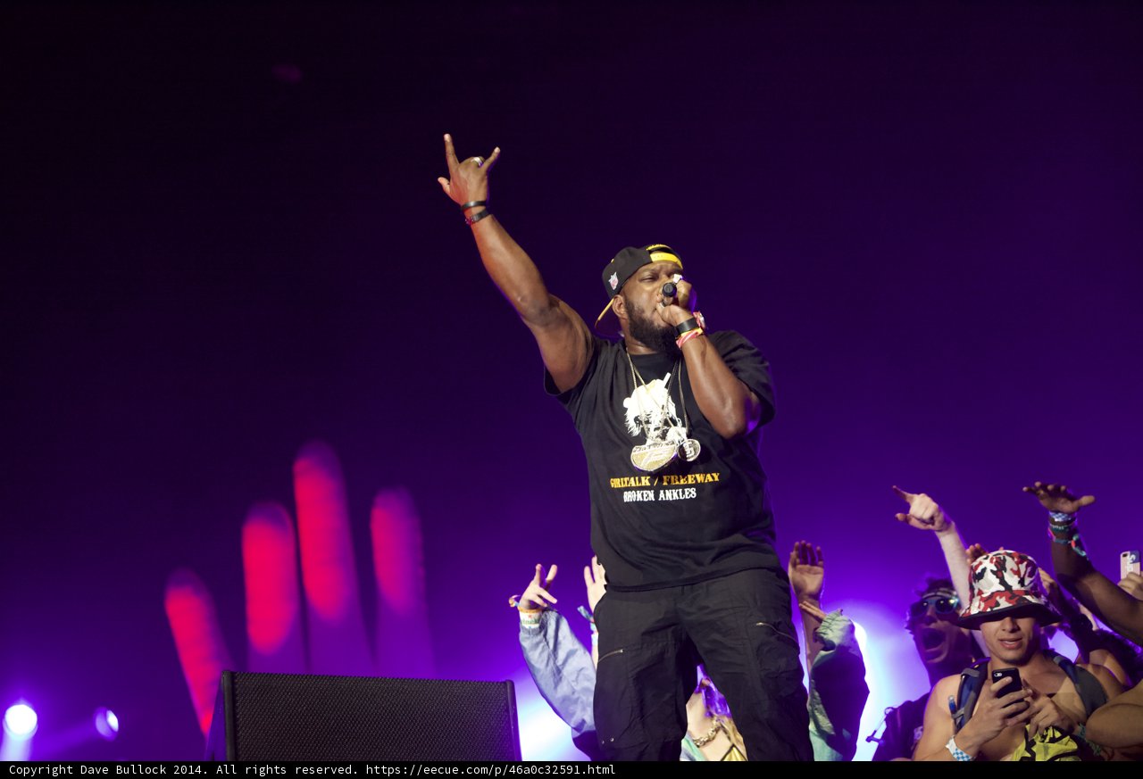 Entertainer takes center stage at Coachella