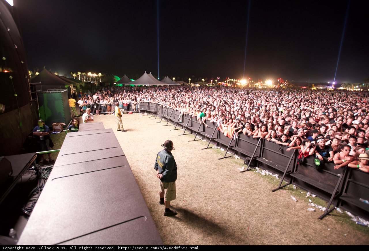 Coachella 2009: Nighttime Crowd
