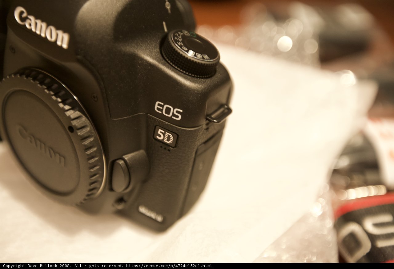 Unboxing the Canon EOS 5D Mark II