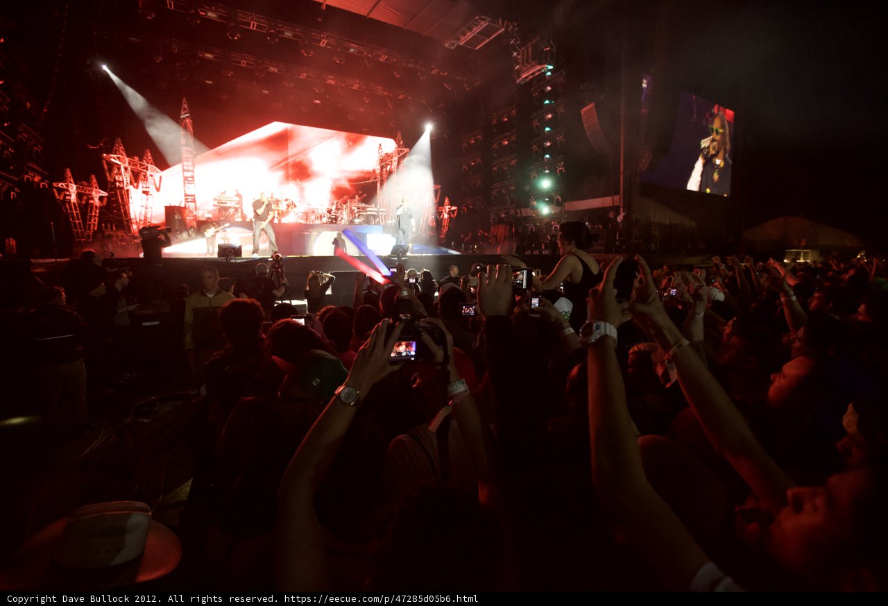 Snoop Dogg Rocks the Stage at Coachella 2012