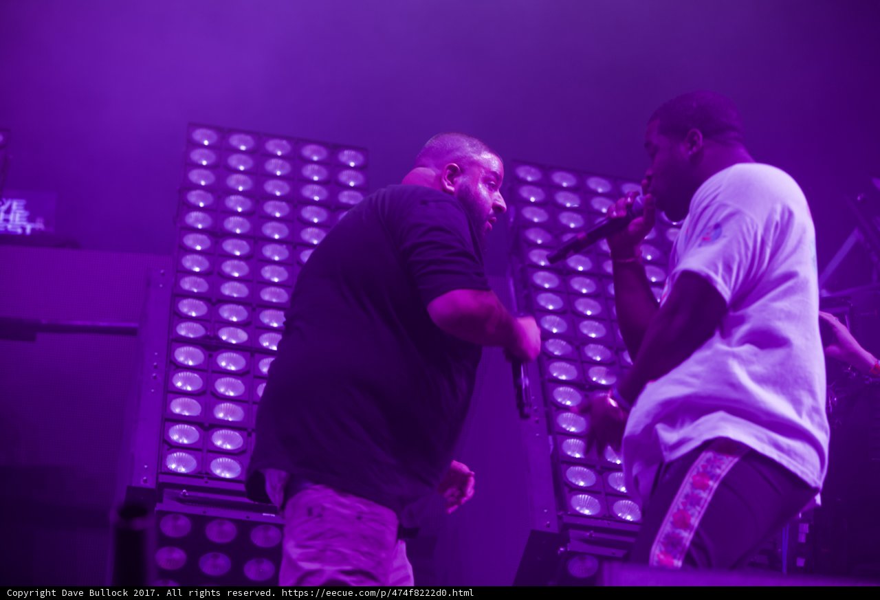 Entertainers under the Purple lights