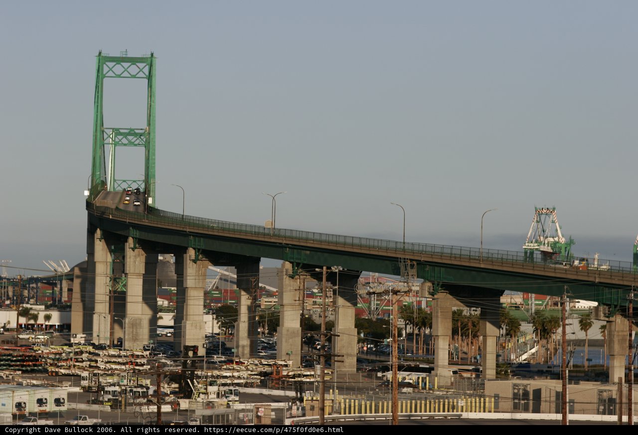 Train crossing over metropolitan bridge