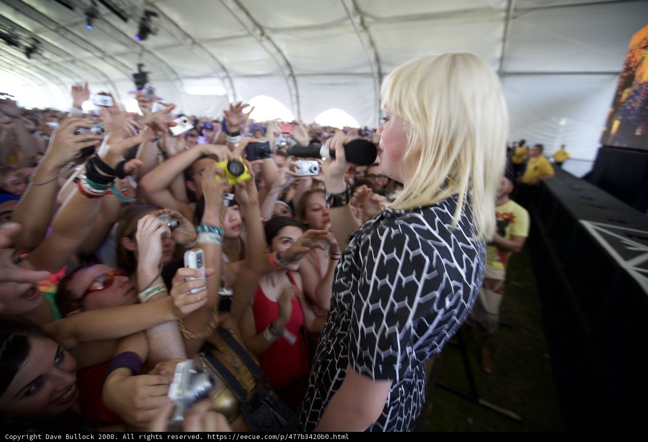 Blonde Beauty Rocks Coachella