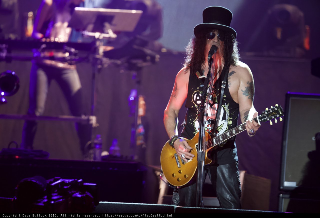 The Legendary Slash Rocks Rio