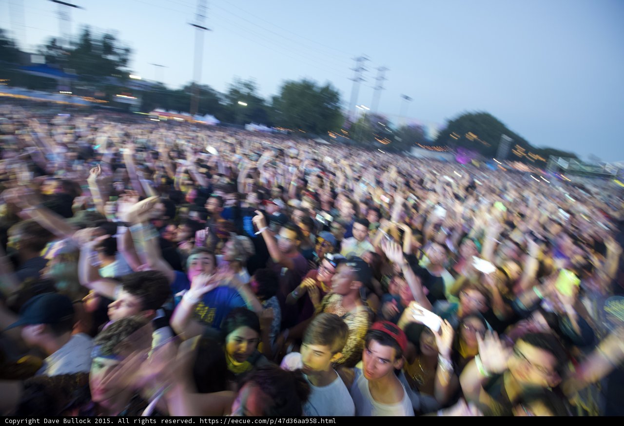 Crowd Motion Blur Gold Shirt