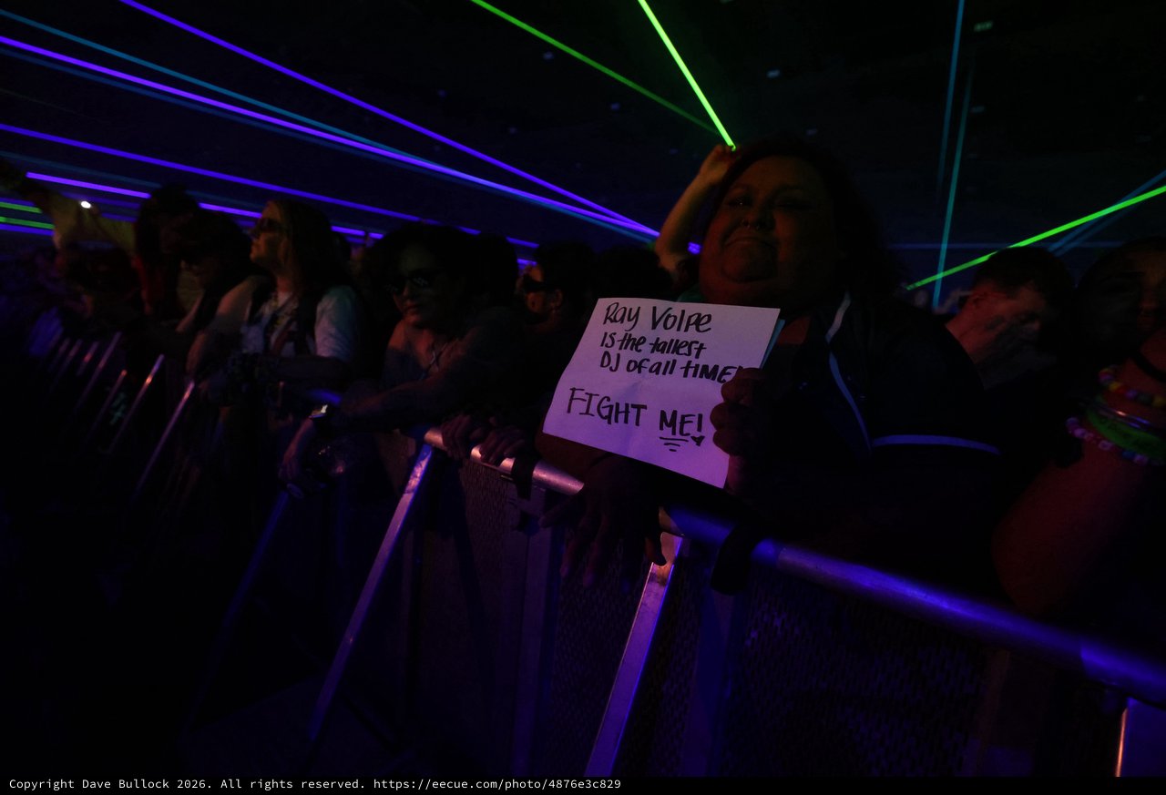 Fan Holds Humorous Ray Volpe Sign at Wobbleland