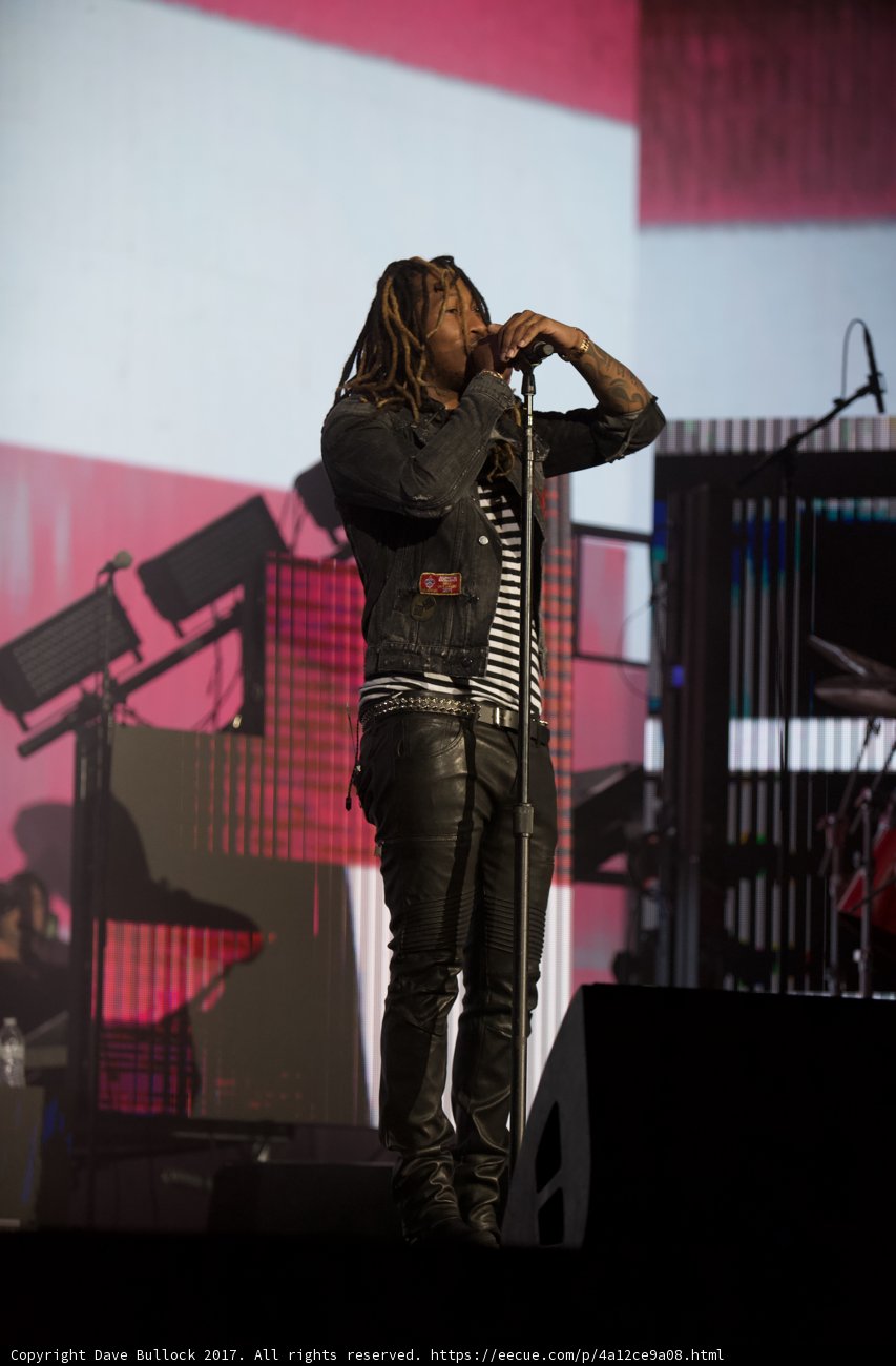 The Dreadlocked Diva Takes the Stage