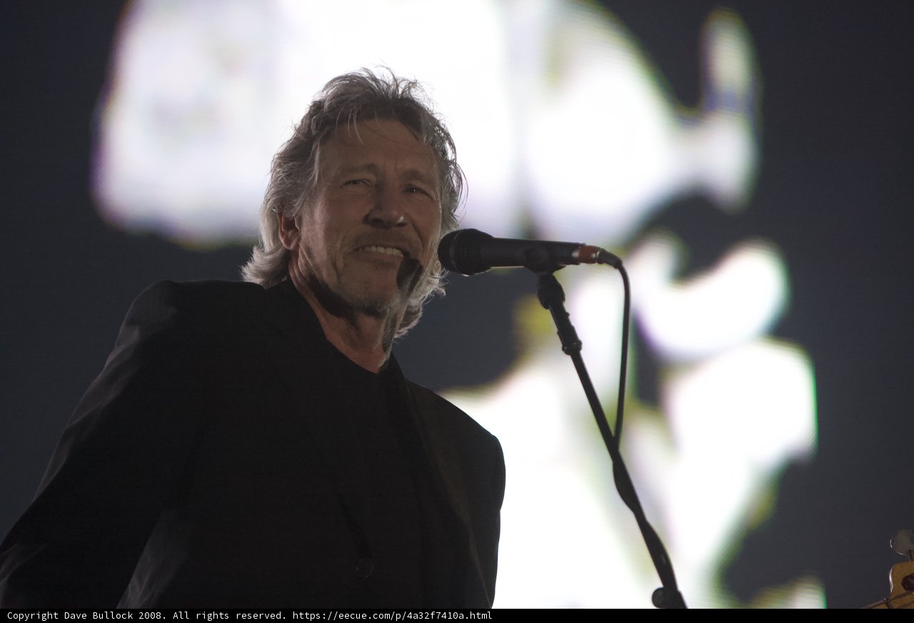 Roger Waters Rocks London with "The Wall