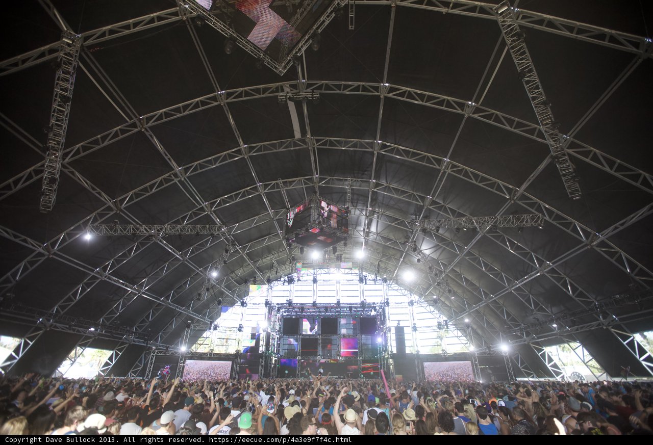 Electrifying Concert Atmosphere