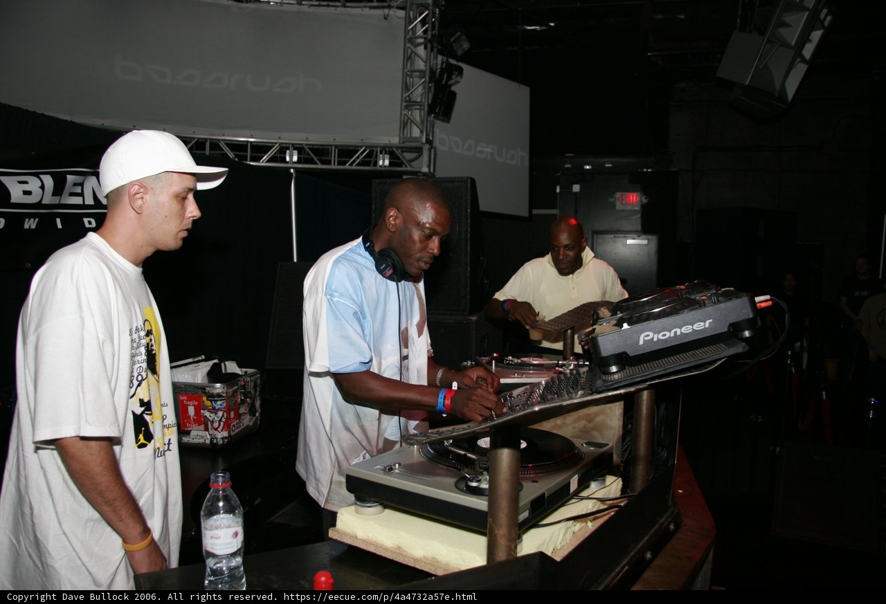 Grooving with the Deejay