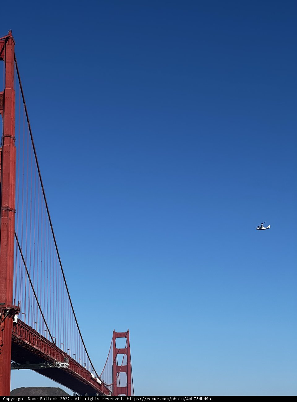 Flight Across the Iconic Golden Gate Bridge