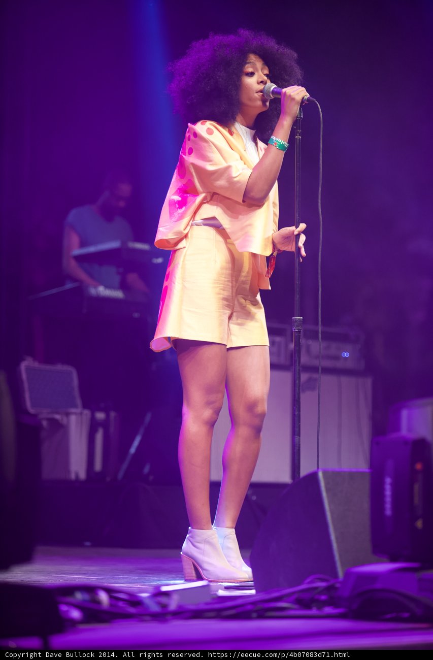 Solange Shines on Stage Under the Coachella Lights