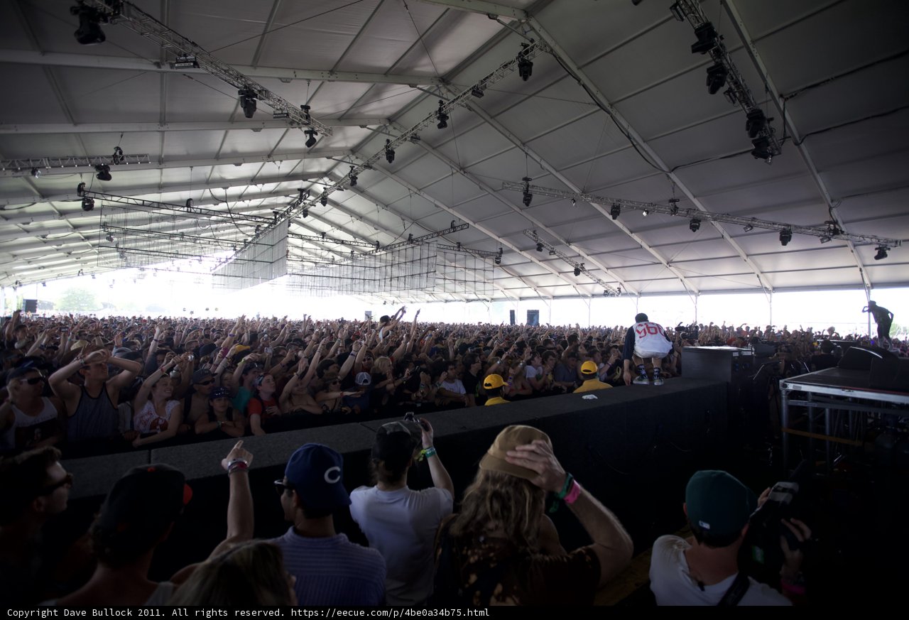Coachella 2011 Crowd Goes Wild