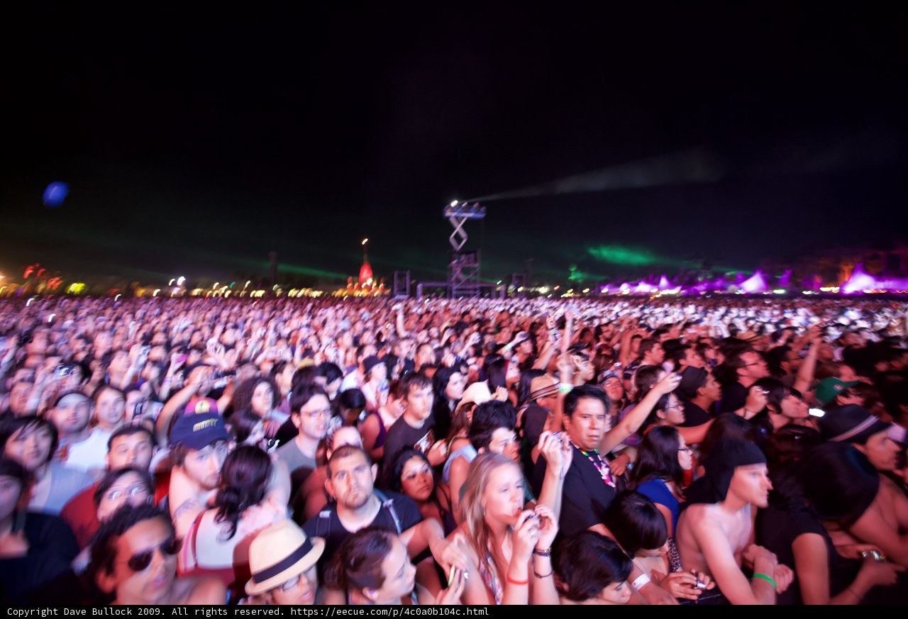 Coachella 2009: A Vibrant Crowd Under the Night Sky