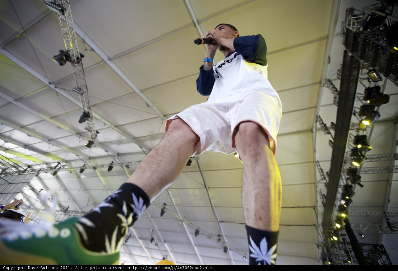 Solo Performance in Sneakers