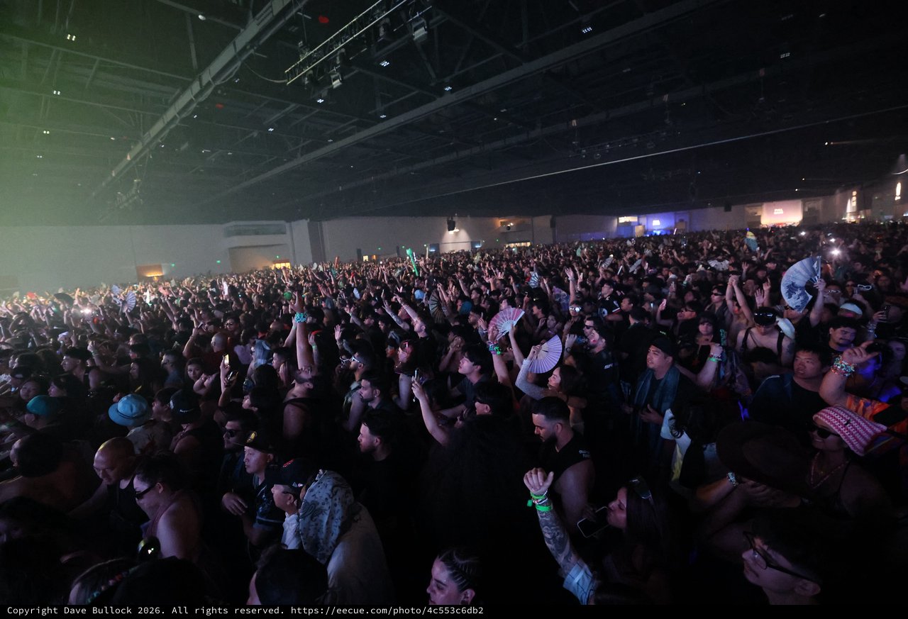 Massive Indoor Crowd Erupts at Wobbleland 2026