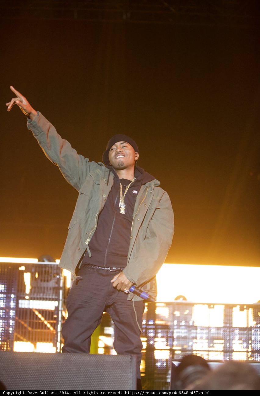 Nas Takes the Stage in Style